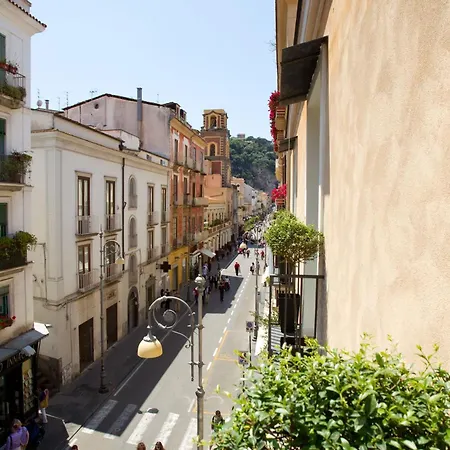 Affittacamere Palazzo Montefusco 4*