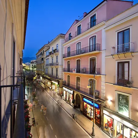 Affittacamere Palazzo Montefusco 4*